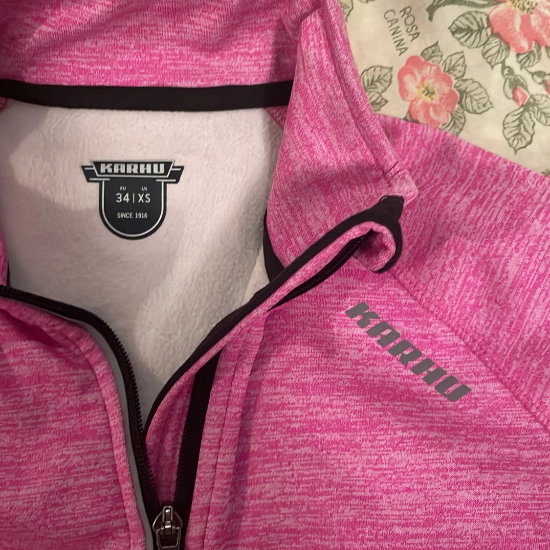 Rosa träningströja från Karhu XS - 1