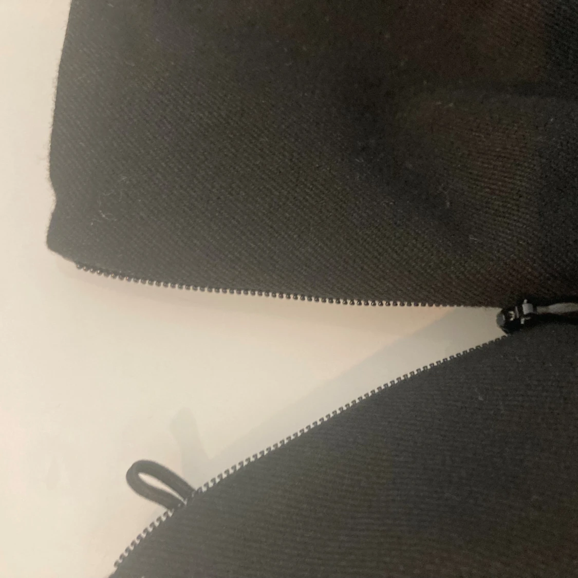 Svarta bootcut byxor från H&M - 2