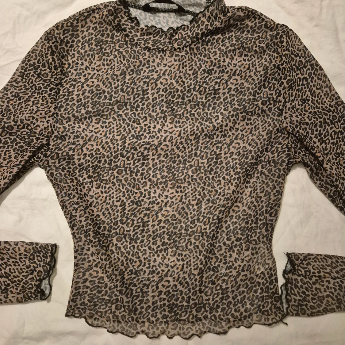 Leopardmönstrad mesh polotopp från SHEIN - 1