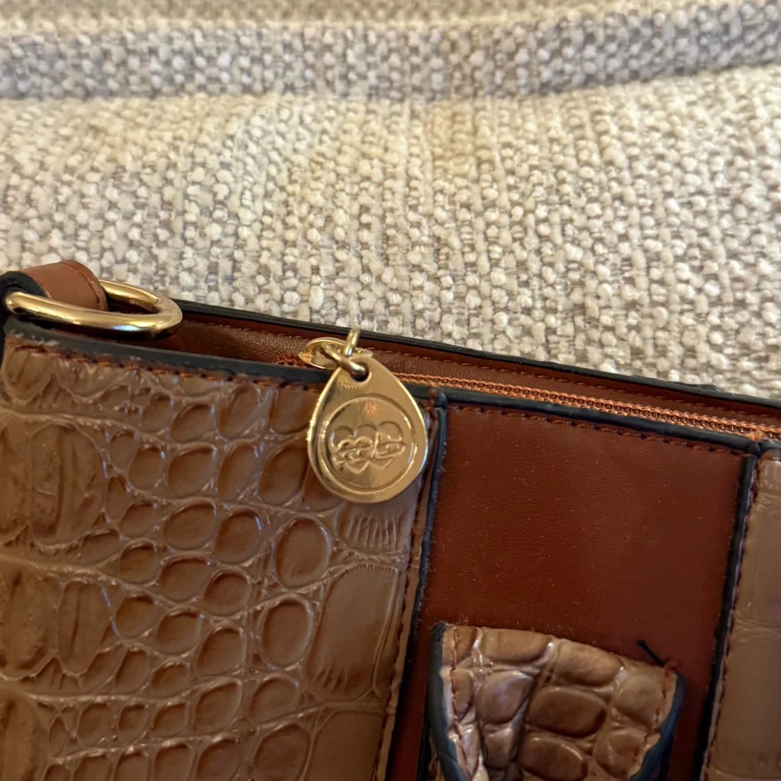 Brun handväska från Jimmy Choo - 2