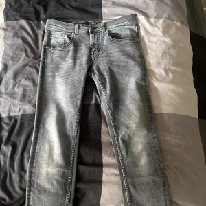 Tiger of sweden jeans gråa slim - Gråa tiger of sweden jeans. Alltid öppen för prisförslag❤️