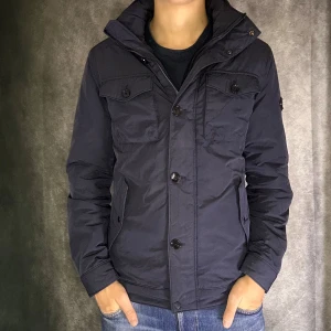 J.lindberg fieldjacket - Mycket fint skick | Size M  | fraktar spårbart inom 24 timmar |  för att köpa klicka ” köp nu” | vid frågor skriv ett meddelande |