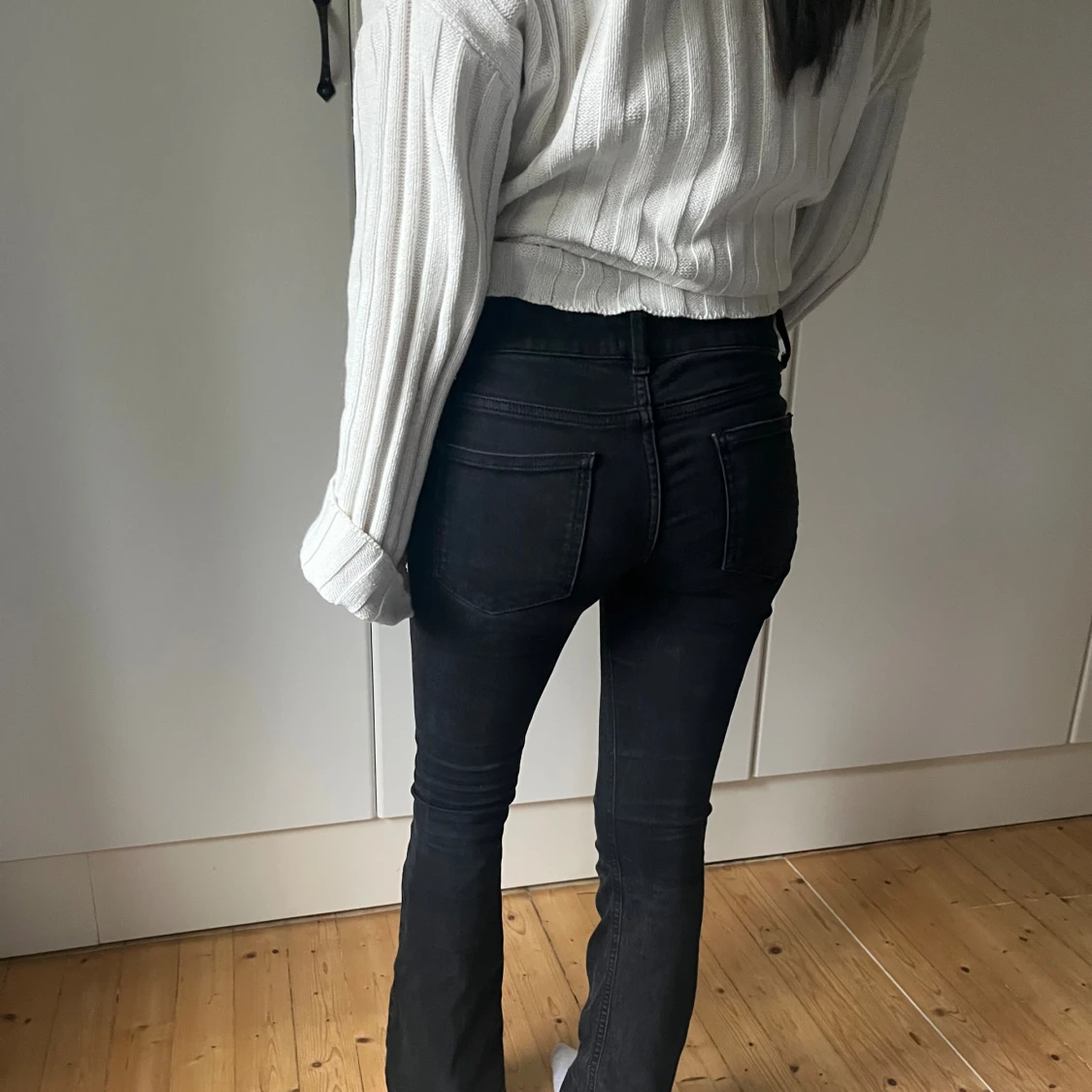 Svarta bootcut jeans med låg midja - 1