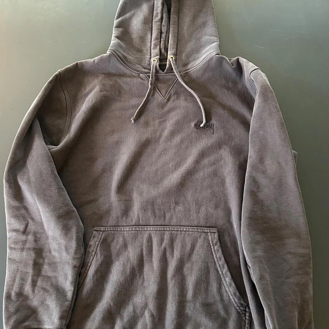 Mörkblå hoodie från Stüssy - 1