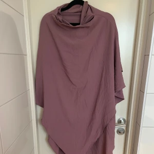 Lila Khimar - Lila khimar från ina collection i två lager 