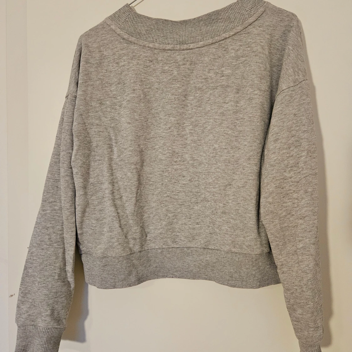 Grå sweatshirt från Aerie med tryck - 1