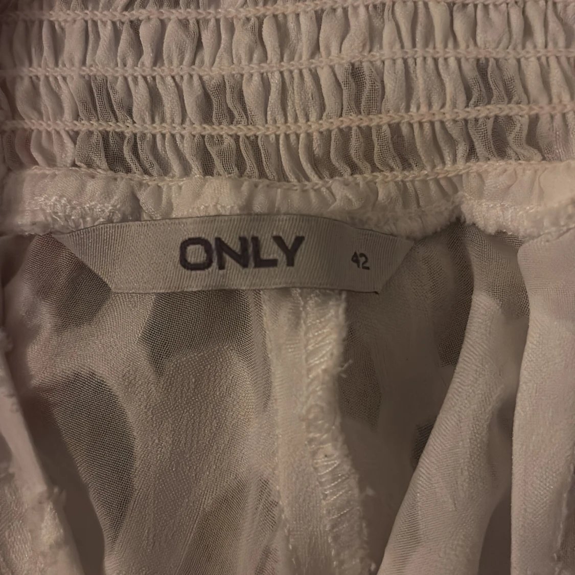 Vit blus med struktur från ONLY - 3