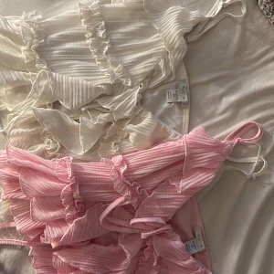 Söta linnen  - Super söta linnen från new yorker, aldrig använda endast testade. Köp båda 100kr eller en 50 kr 💕