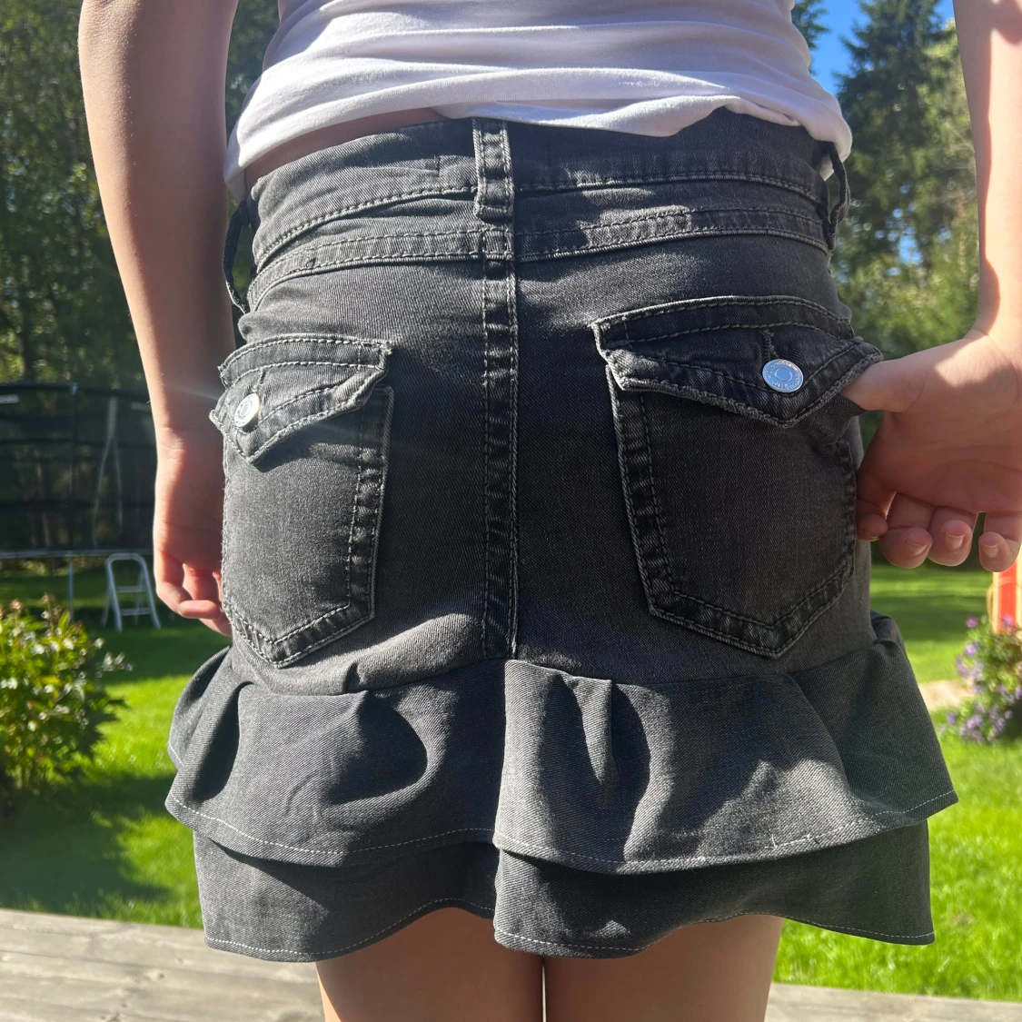 Egen sydd svart kjol med volang🖤 - 3