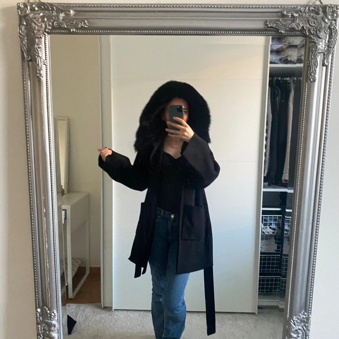 Svart kappa med äkta päls - 2