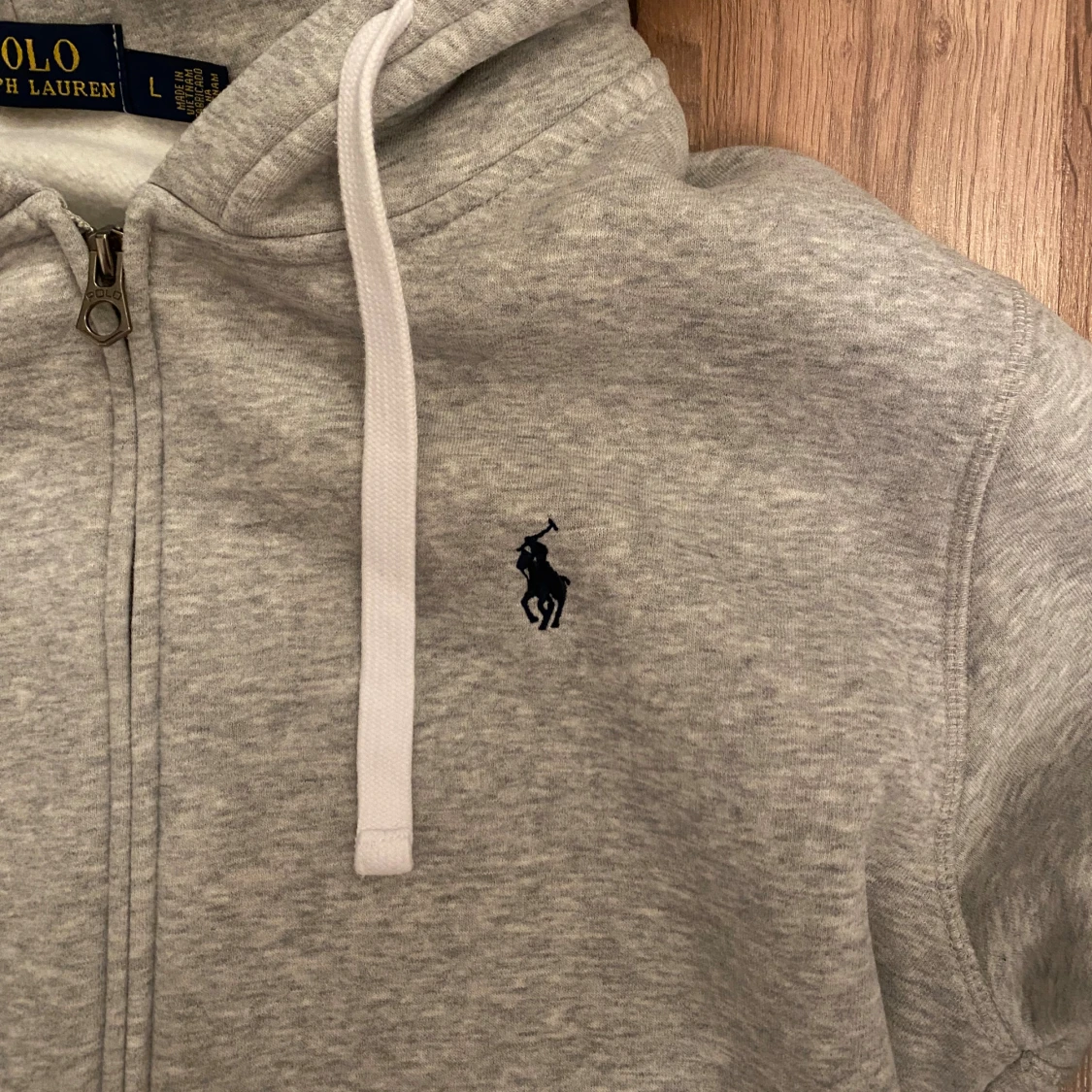 Grå hoodie från Polo Ralph Lauren - 2