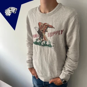 RALPH LAUREN TRÖJA - Ralph lauren /Denim & Supply  tröja | Skick: 9/10 | Strl: M | Vårt pris 379kr | Modellen är 182 cm lång | Hör av dig om du undrar någonting!