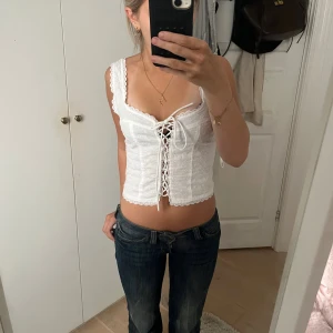 Gina topp - Super snygg topp från Gina tricot!! Den är aldrig använd och då också i nyskick🙌🏼💓