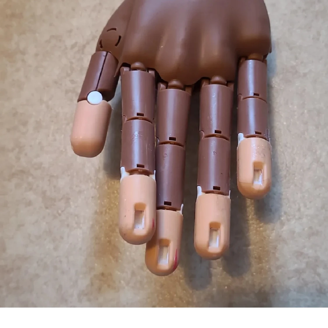 Övningshand för nagelträning med bordsfäste - 1