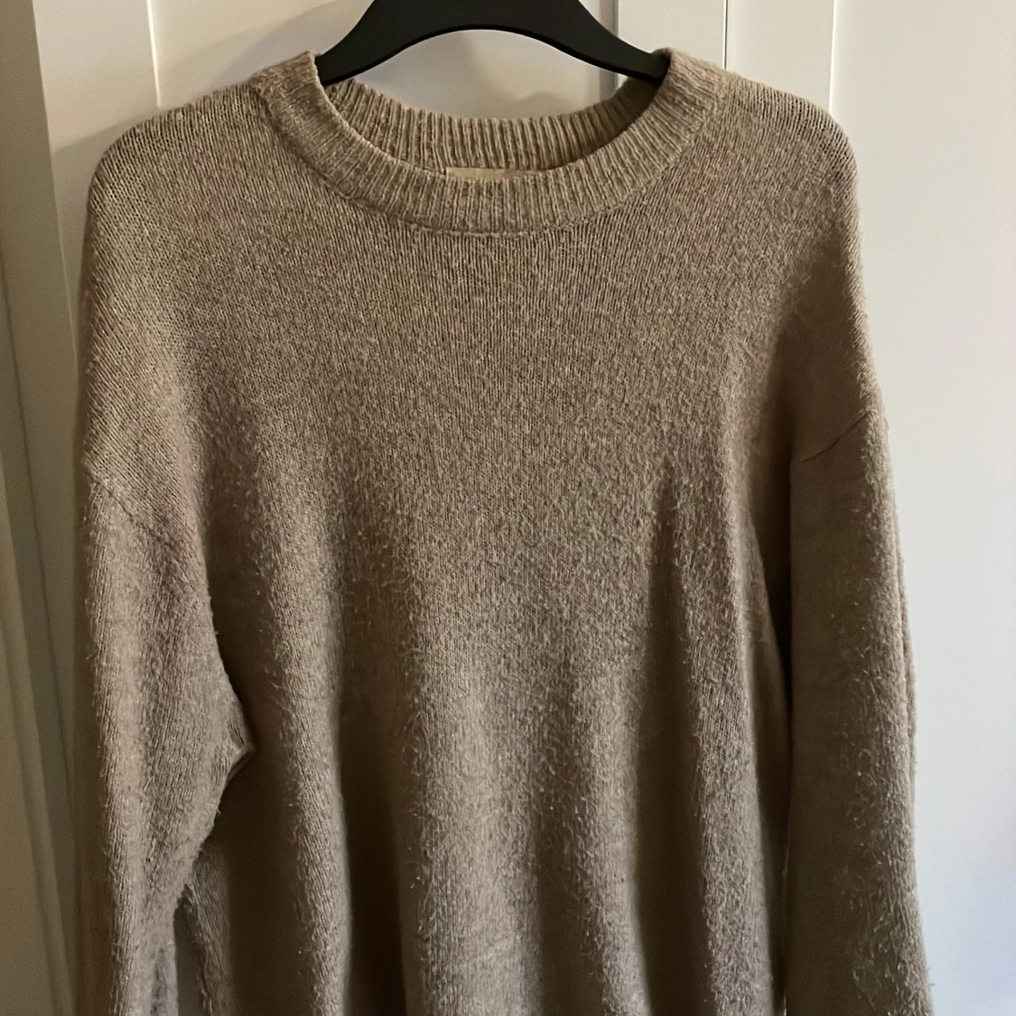 Beige stickad tröja från 157