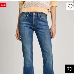 Blå bootcut jeans från Pepe Jeans - Lågmidjade jeans från Pepe, aödrig använda, nypris 900