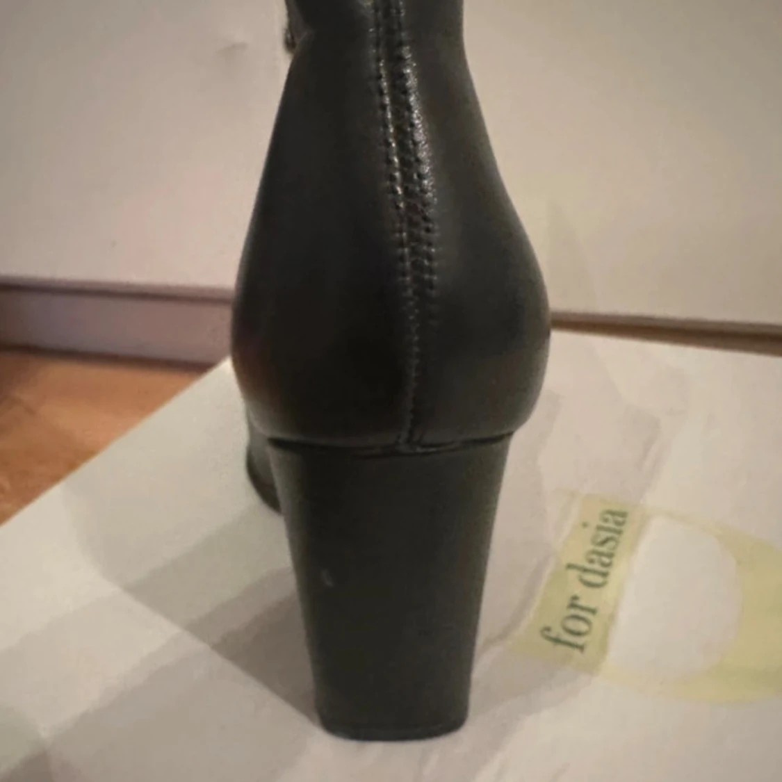 Svarta höga stövlar med klack - 3