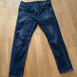 Diesel Jeans - Nypris 1700 kr. Riktigt stilrena o passar till allt!