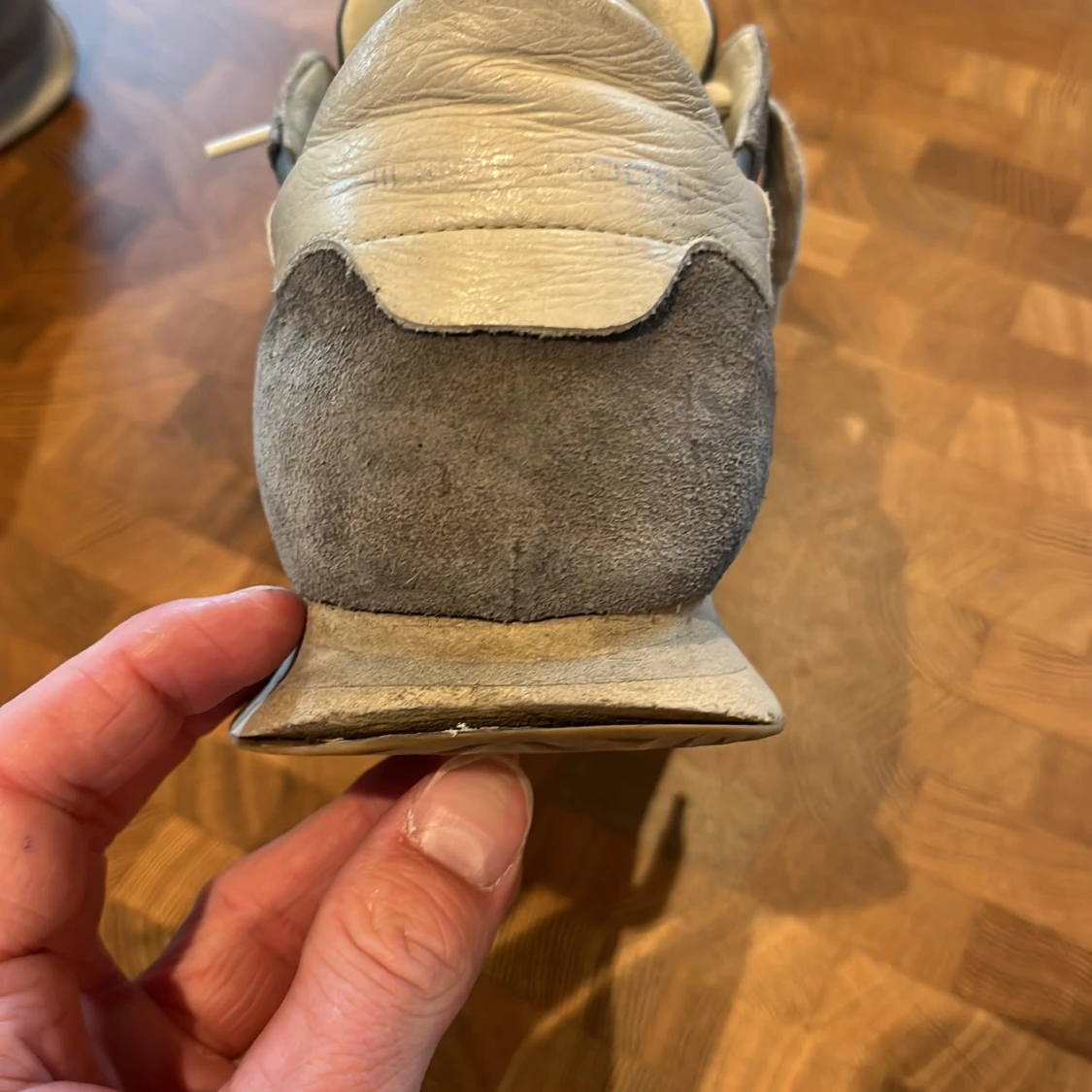 Grå sneakers från Philippe Model - 1