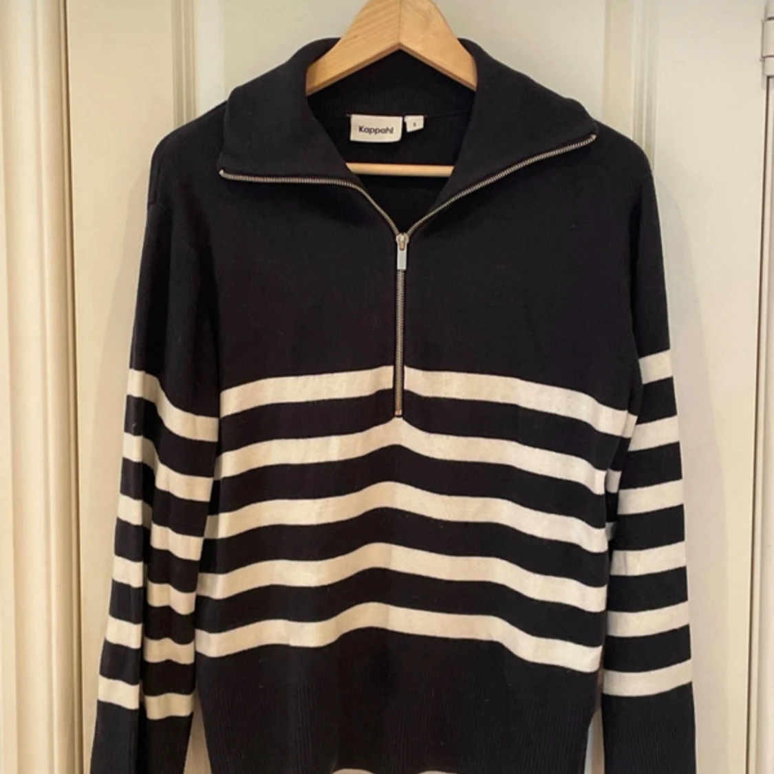 Randig stickad tröja från Kappahl