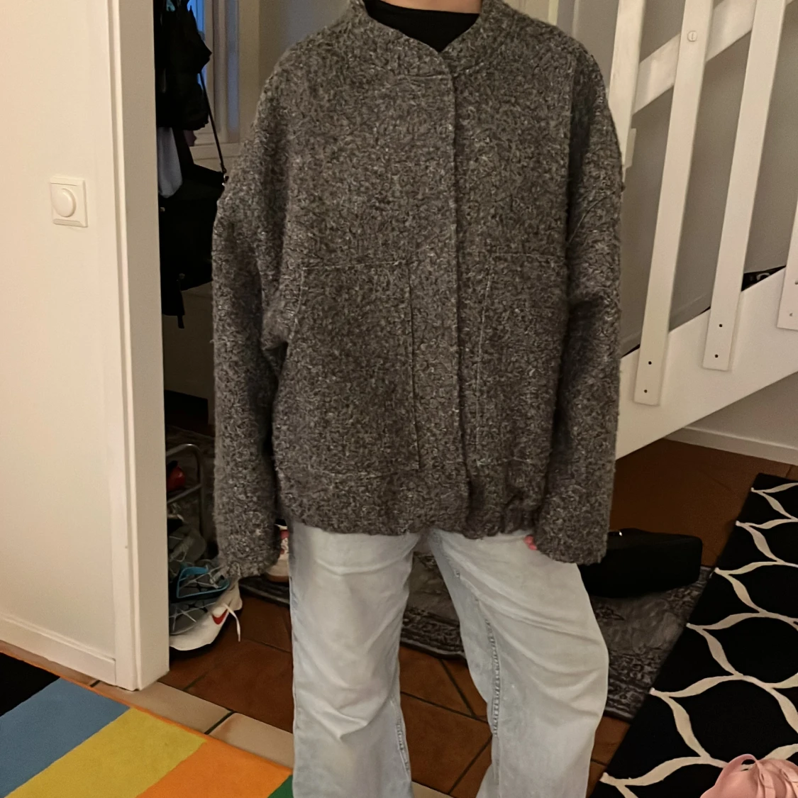 Grå kofta/jacka med knappar - 3