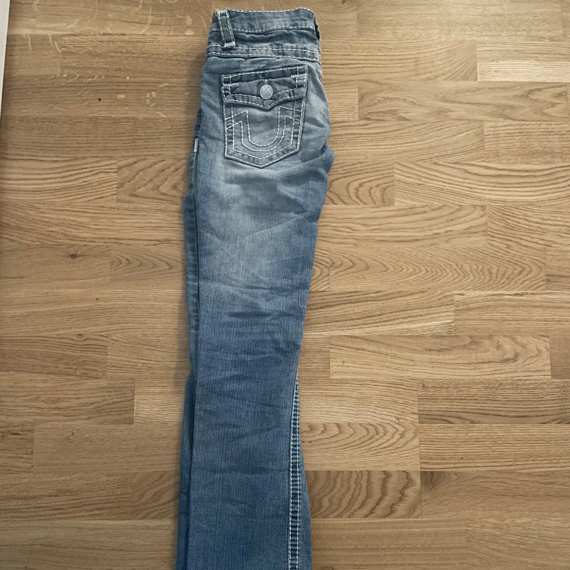 True Religion ljusblå bootcut jeans - 2