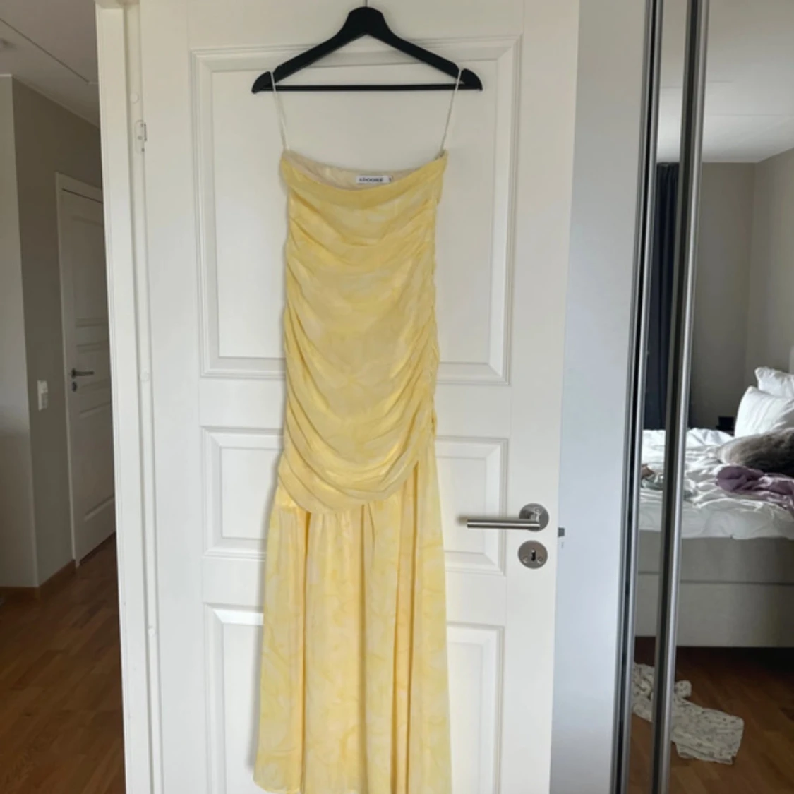 Gul långklänning från Adoore - 1