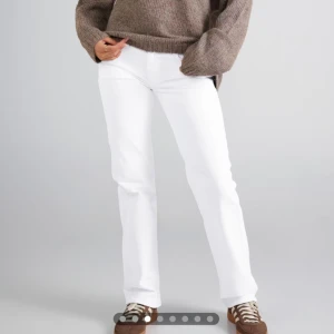 Vita lågmidjade jeans - Aldrig använt, slutsålda i storlek