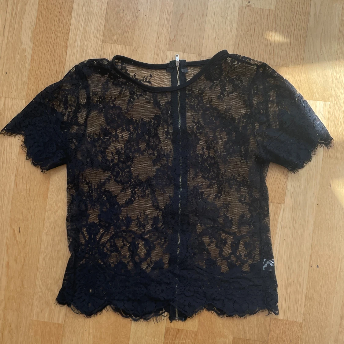 Cool svart spetstopp - 1