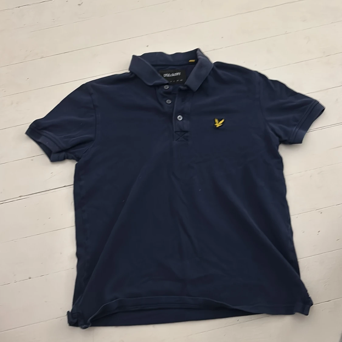 Marinblå Lyle & Scott pikétröja