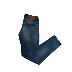 G-Star jeans - Snygga blå jeans från Gstar. Storlek W29 L34. 