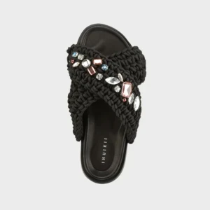 Inuikii tofflor  - Säljer helt nya inuikii tofflor i storlek 36, aldrig använda! 