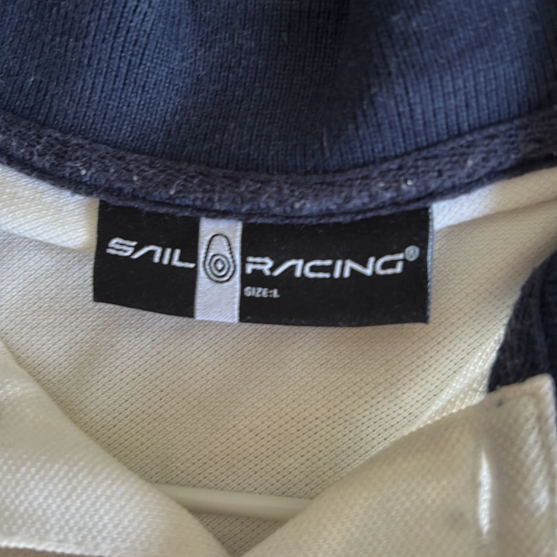 Vit Sail Racing pikétröja  - 2