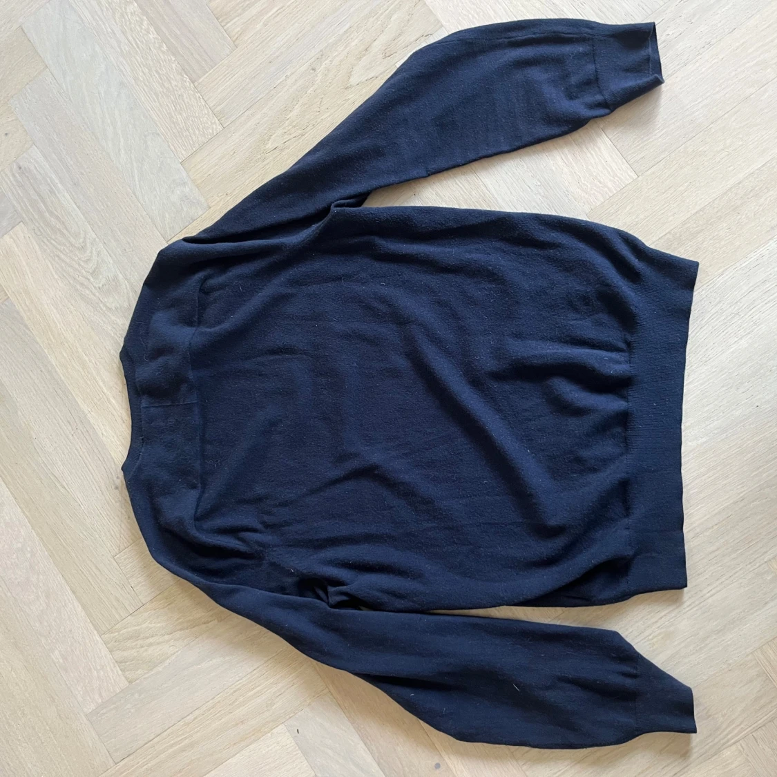 Mörkblå cashmere-tröja från Gant - 3