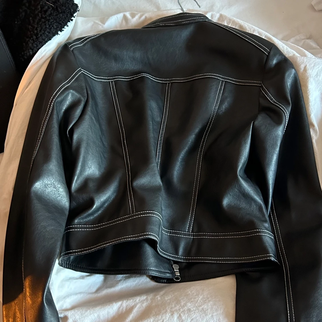 Svart skinnjacka  - 1