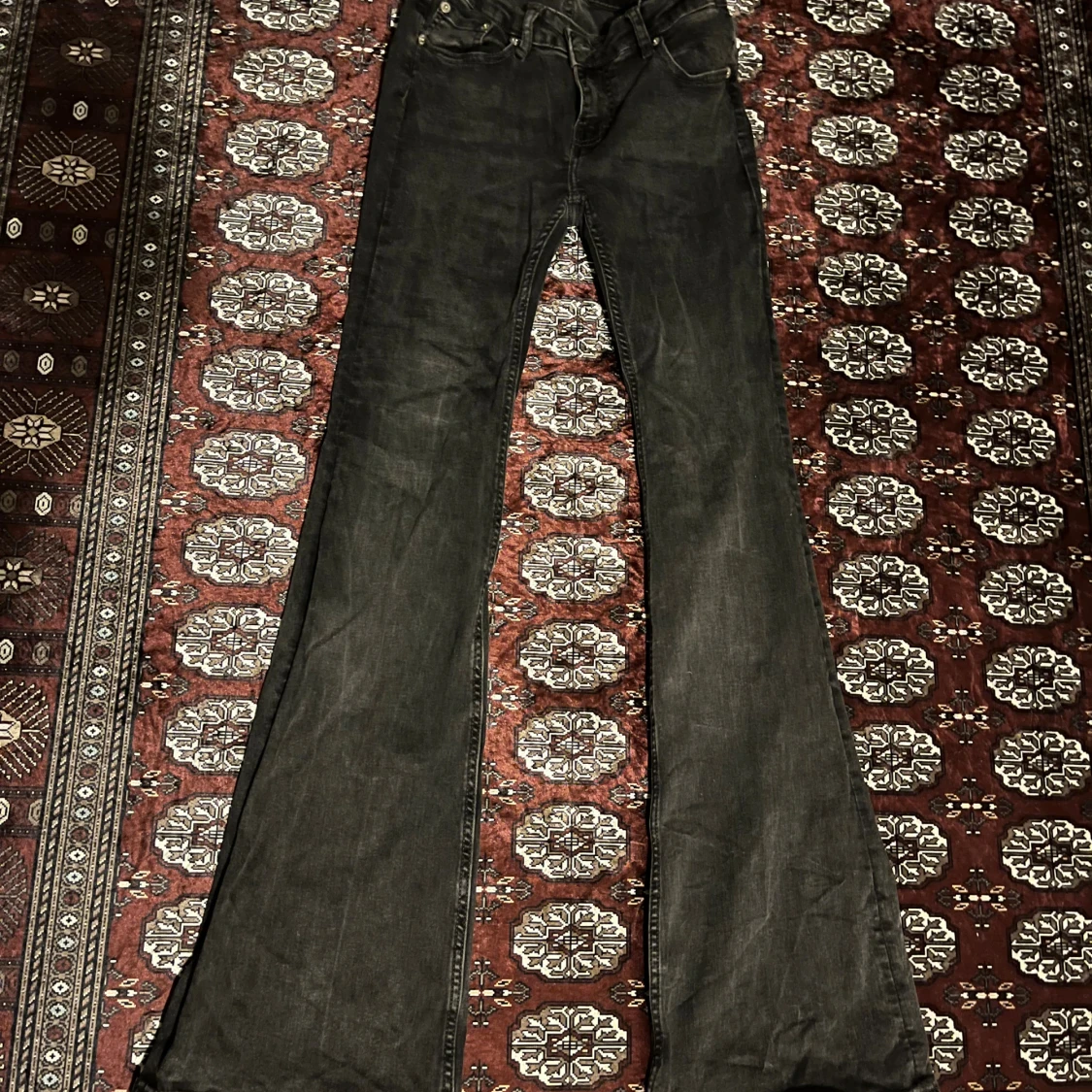 Svarta bell jeans från 157, storlek S