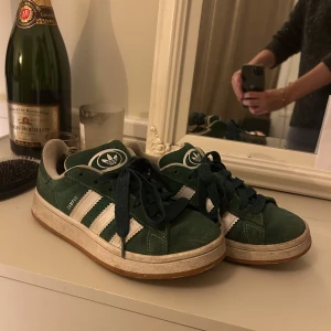 Adidas Campus sneakers - Gillat väldigt mycket men får inte användning av längre 💕pris kan diskuteras 