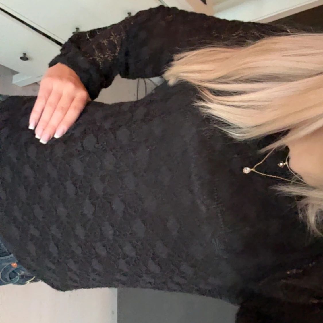 Svart spetsblus med lång ärm - 2