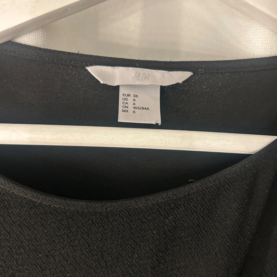 Svart blus med fransiga ärmar H&M - 2