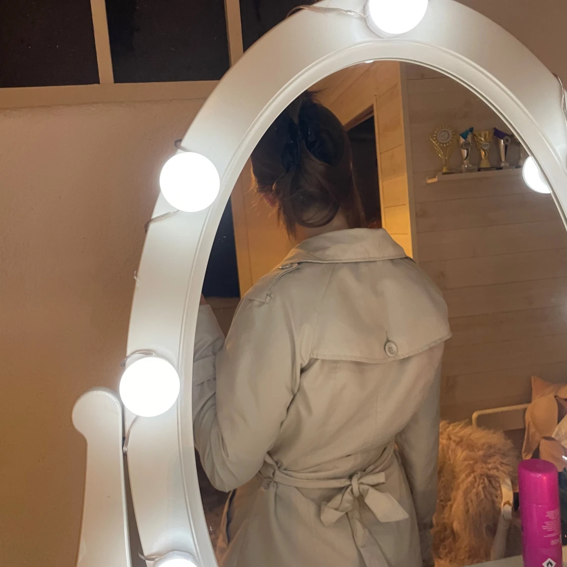 Beige trenchcoat med bälte - 2