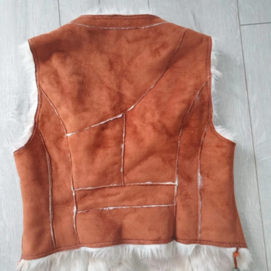 Brun pälsväst från ONLY, stl M - 1