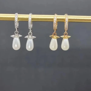 Handgjorda örhängen  - Rostfritt stål.  Längd-2,5cm 