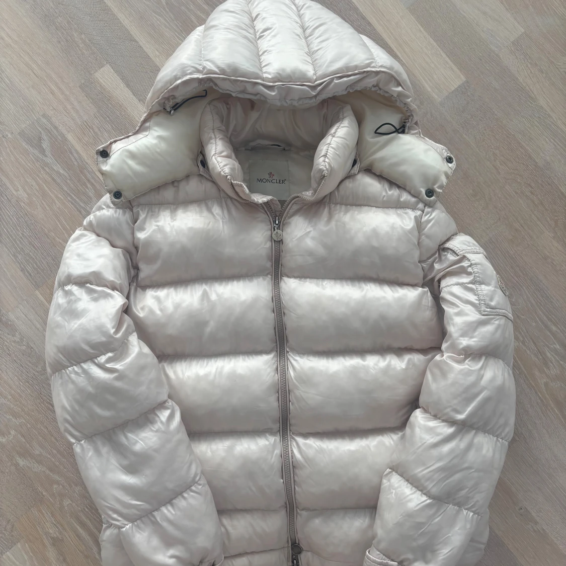 Moncler maya, vit, strolek 3/L 