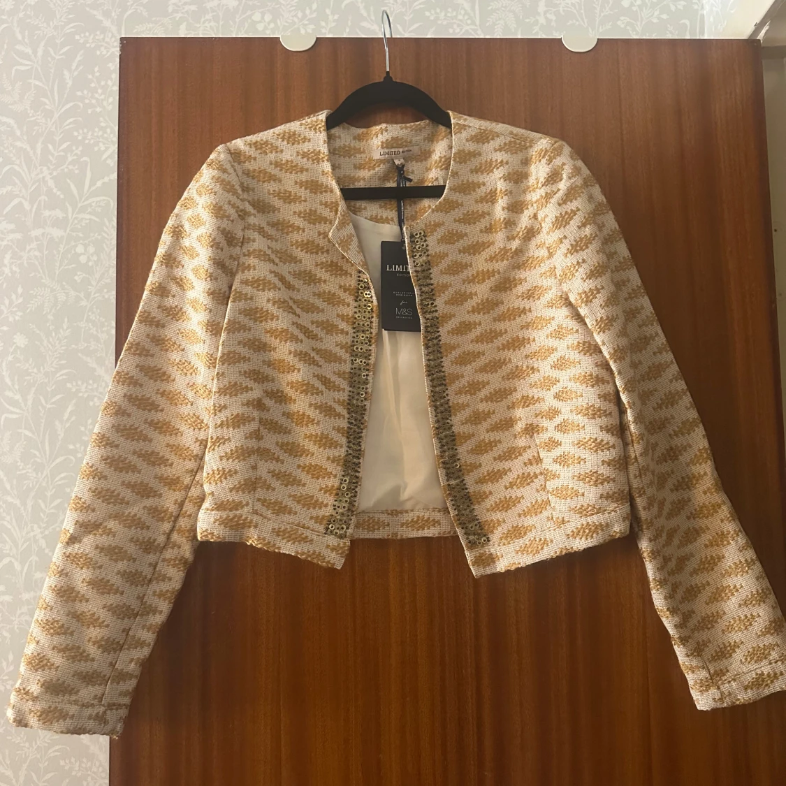 Beige och vit kavaj från M&S Collections 