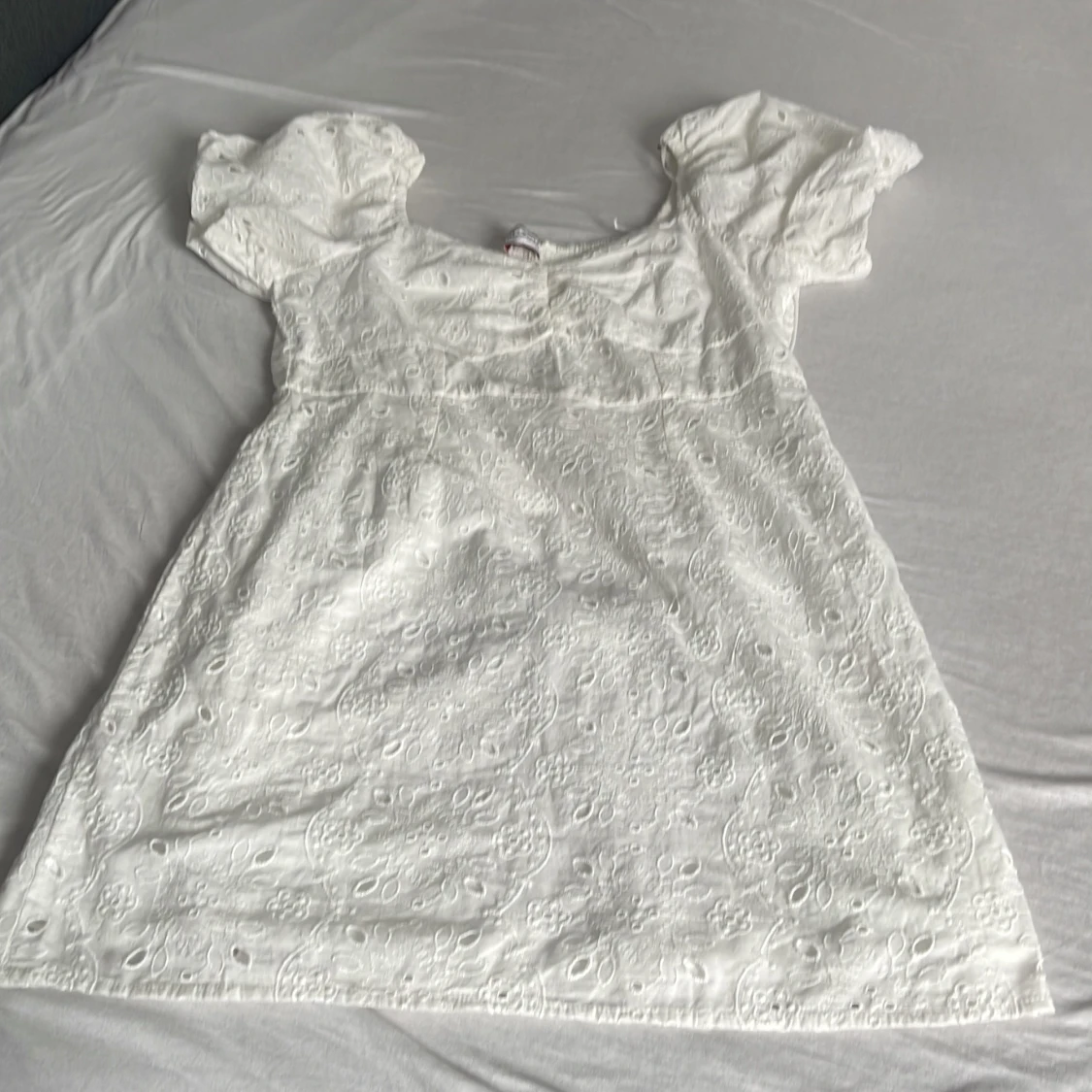 Vit kortklänning från Lily & White - 2