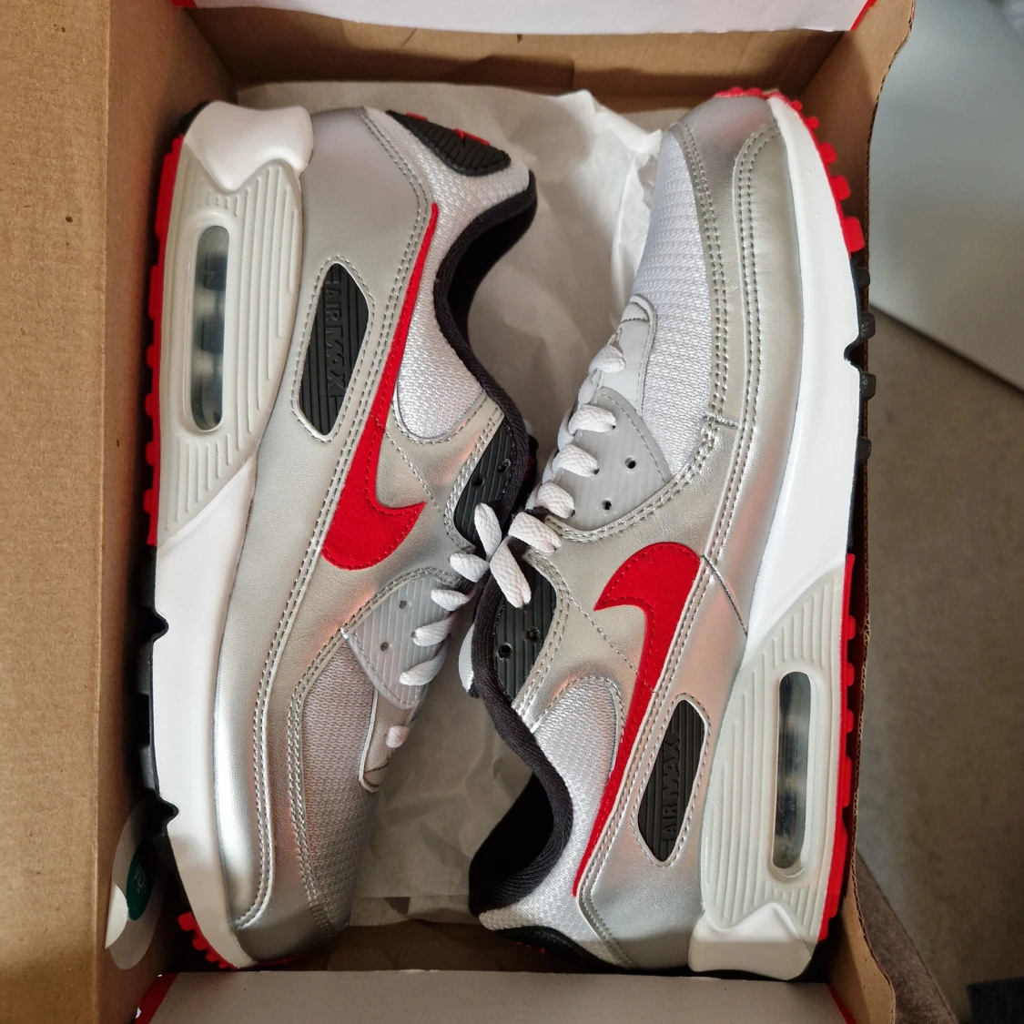 Oanvända Nike Air Max 90 Special Edition 