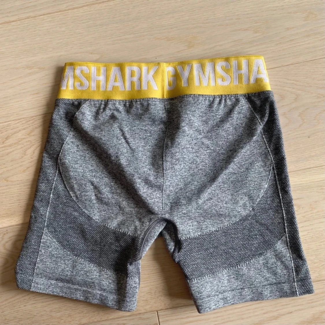 Grå Gymshark träningsshorts S - 1