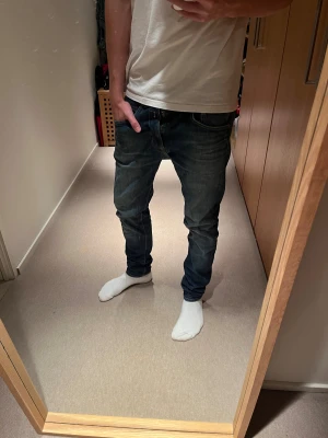 Replay jeans  - Tjena, säljer nu dessa riktigt feta jeansen från Replay i modellen Masig ”slim fit”. Jeansen har en fin passform och en snygg tvätt. Skicket är väldigt bra, skulle säga 9/10. Storleken är 31/32. Släng iväg ett dm för frågor! 🙌🍾