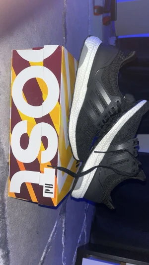 Ultra boost  - Adidas ultra boost finna fint skick nya har storlek 41 och 45 