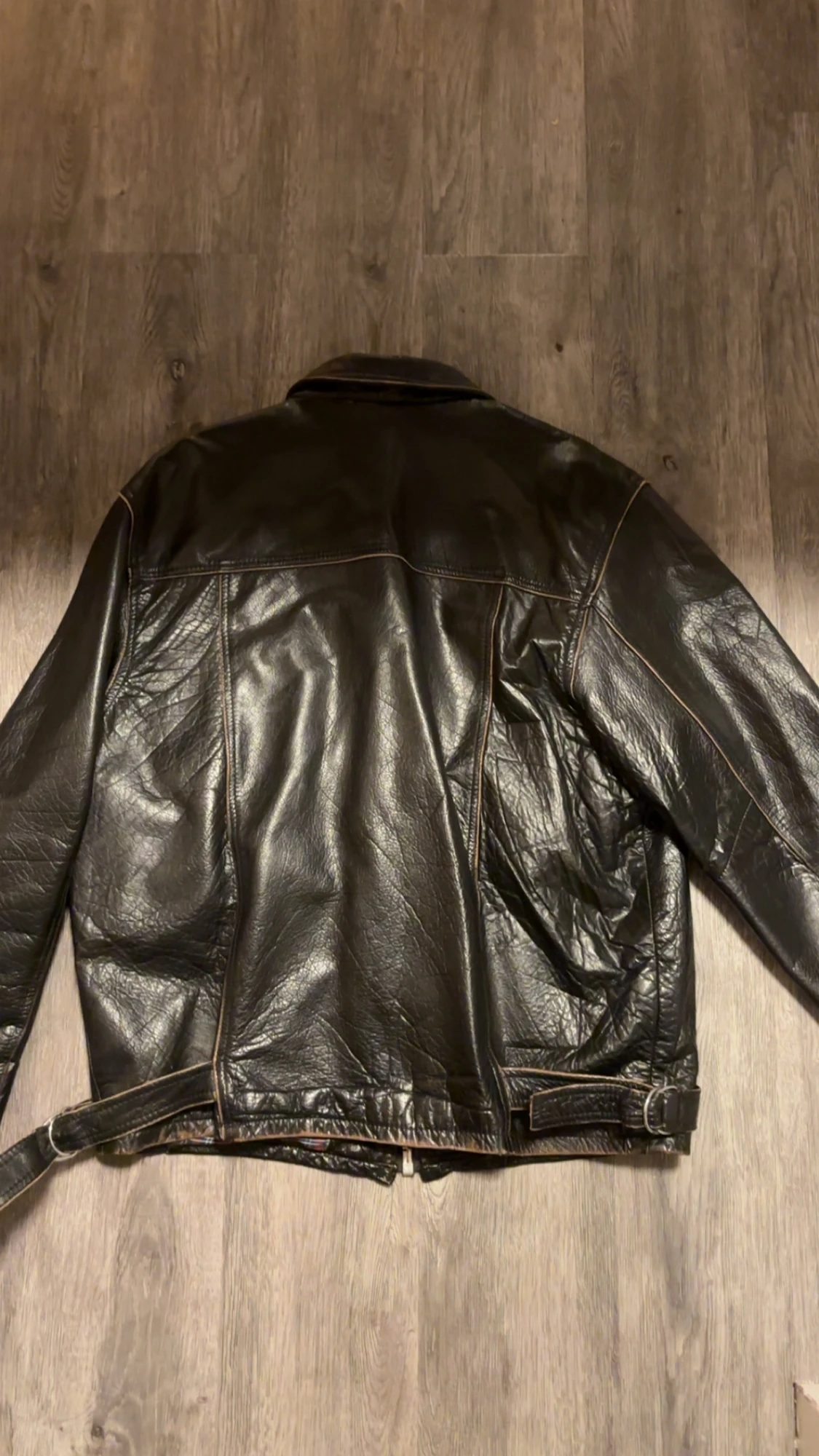 Svart skinnjacka med bälte - 1